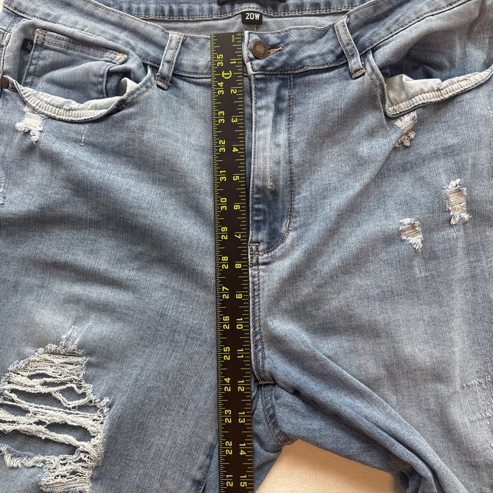 Judy Blue Boyfriend Fit Jeans Women‎ 20W Light Wash Distressed JB82281-JS MD - Picture 6 of 10
